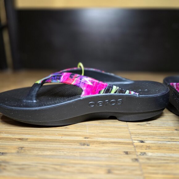OOFOS OOlala Limited Neon Rose Women’s 5 - Picture 3 of 6